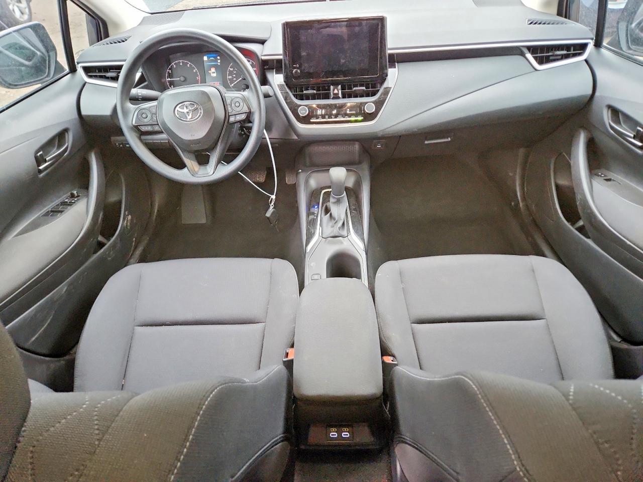 2025 TOYOTA COROLLA LE photo 8
