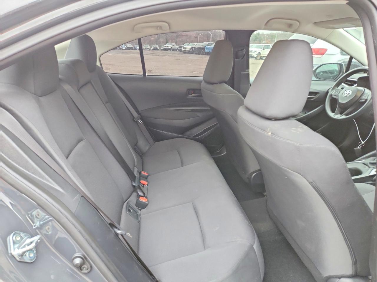2025 TOYOTA COROLLA LE photo 10