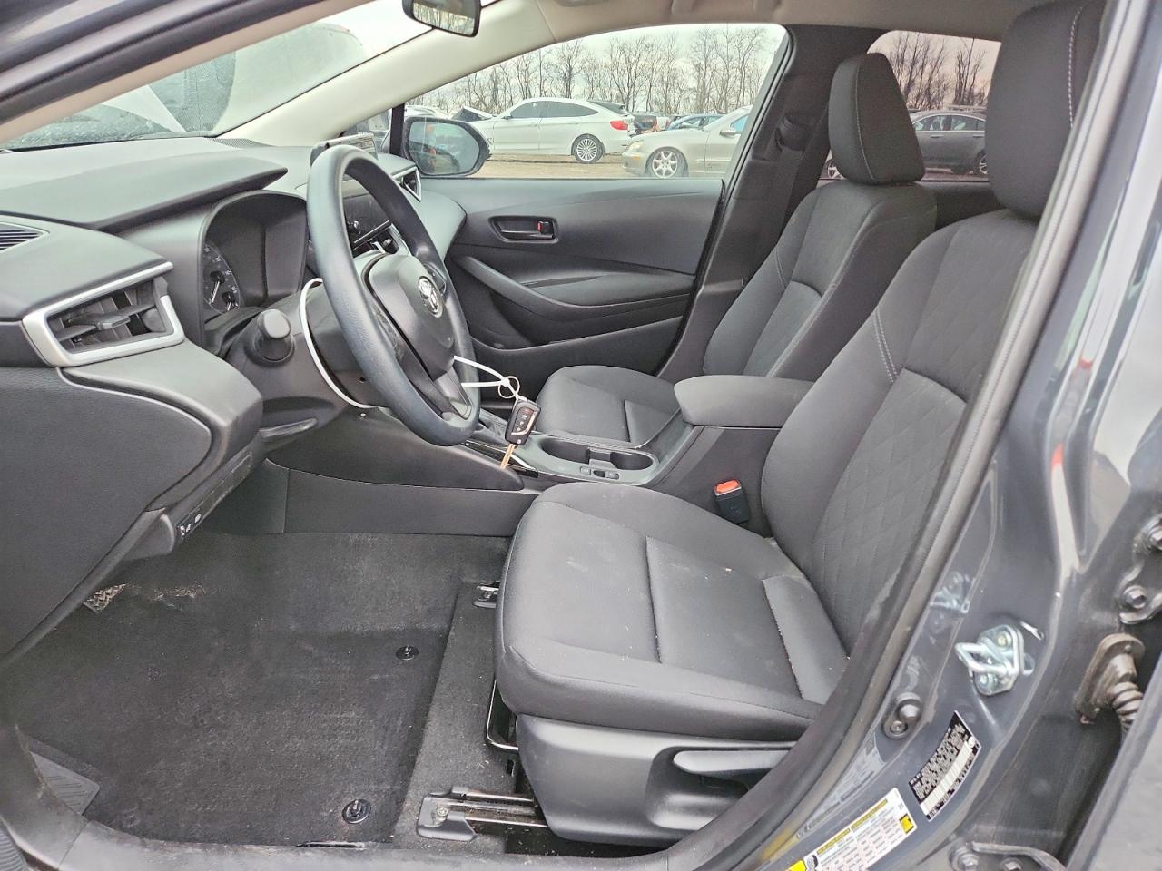 2025 TOYOTA COROLLA LE photo 7