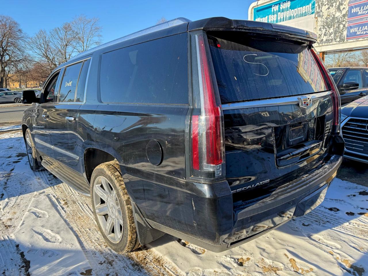 2019 CADILLAC ESCALADE ESV LUXURY photo 3