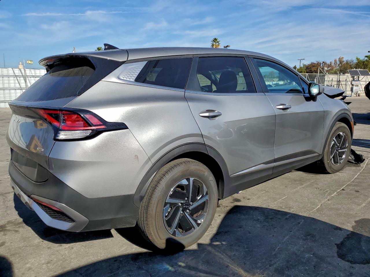 2025 KIA SPORTAGE LX photo 3
