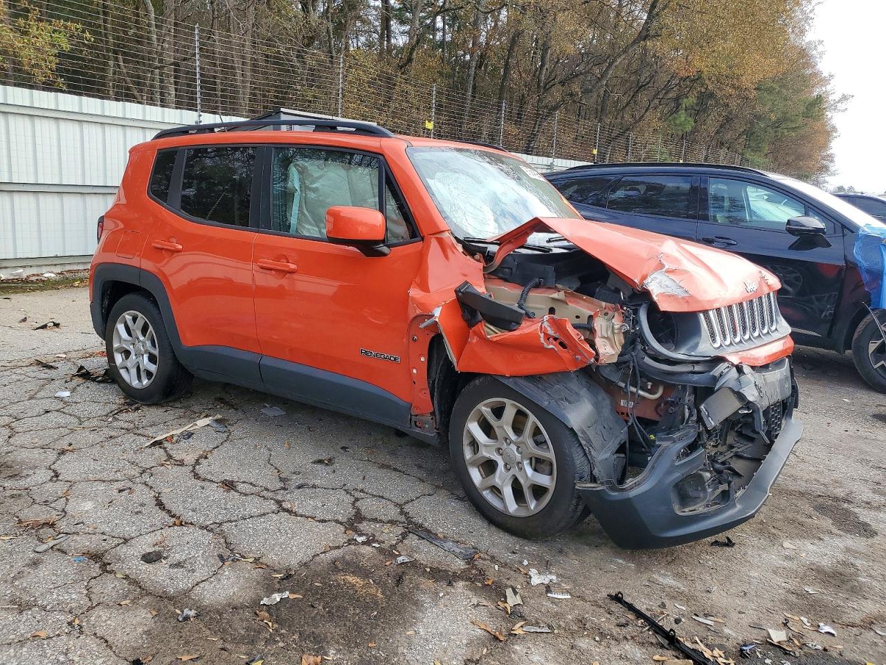 2017 JEEP RENEGADE LATITUDE photo 4