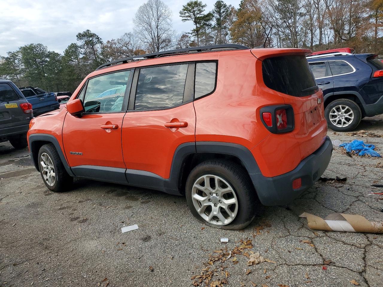 2017 JEEP RENEGADE LATITUDE photo 2