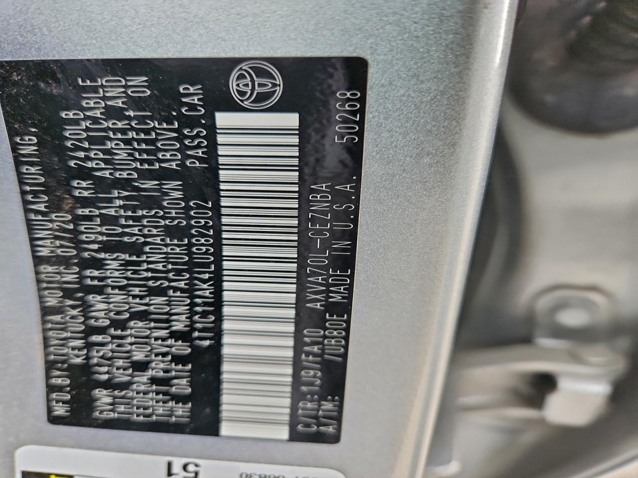2020 TOYOTA CAMRY LE photo 13