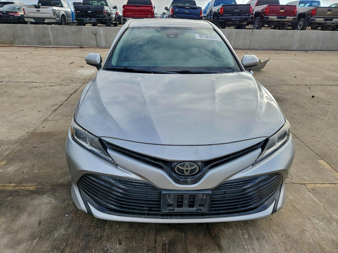 2020 TOYOTA CAMRY LE photo 5