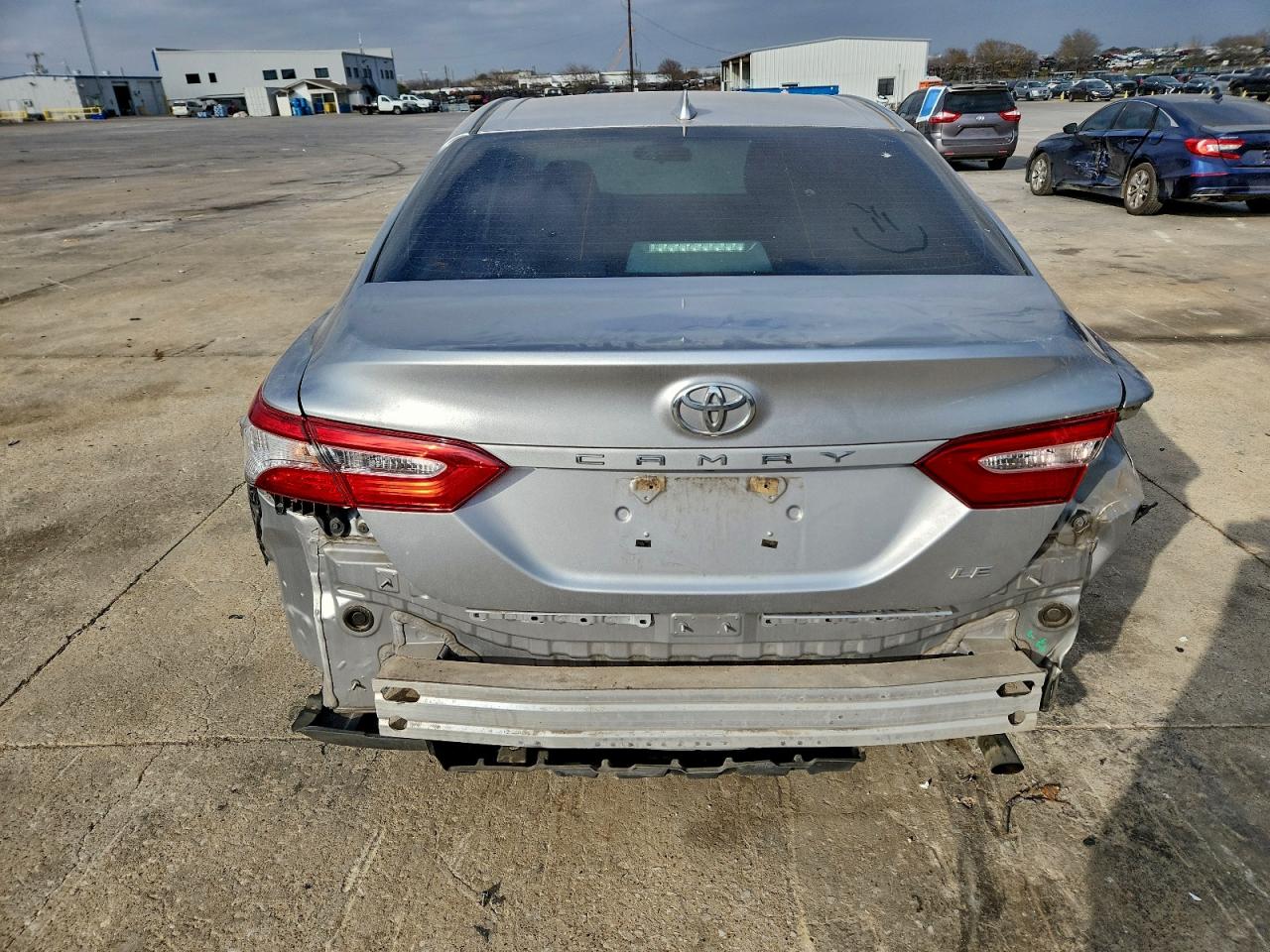 2020 TOYOTA CAMRY LE photo 6