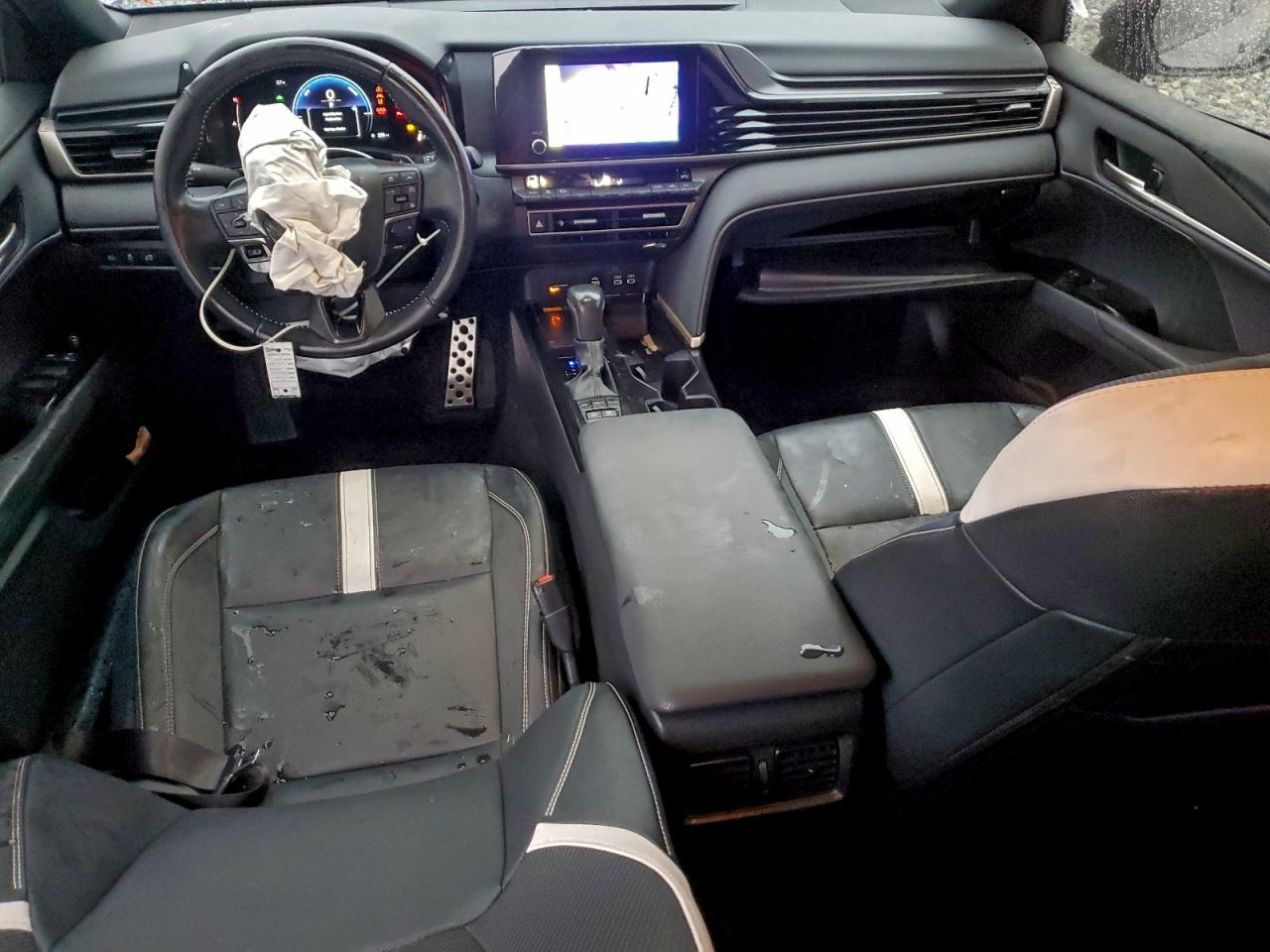 2025 TOYOTA CAMRY XSE photo 8