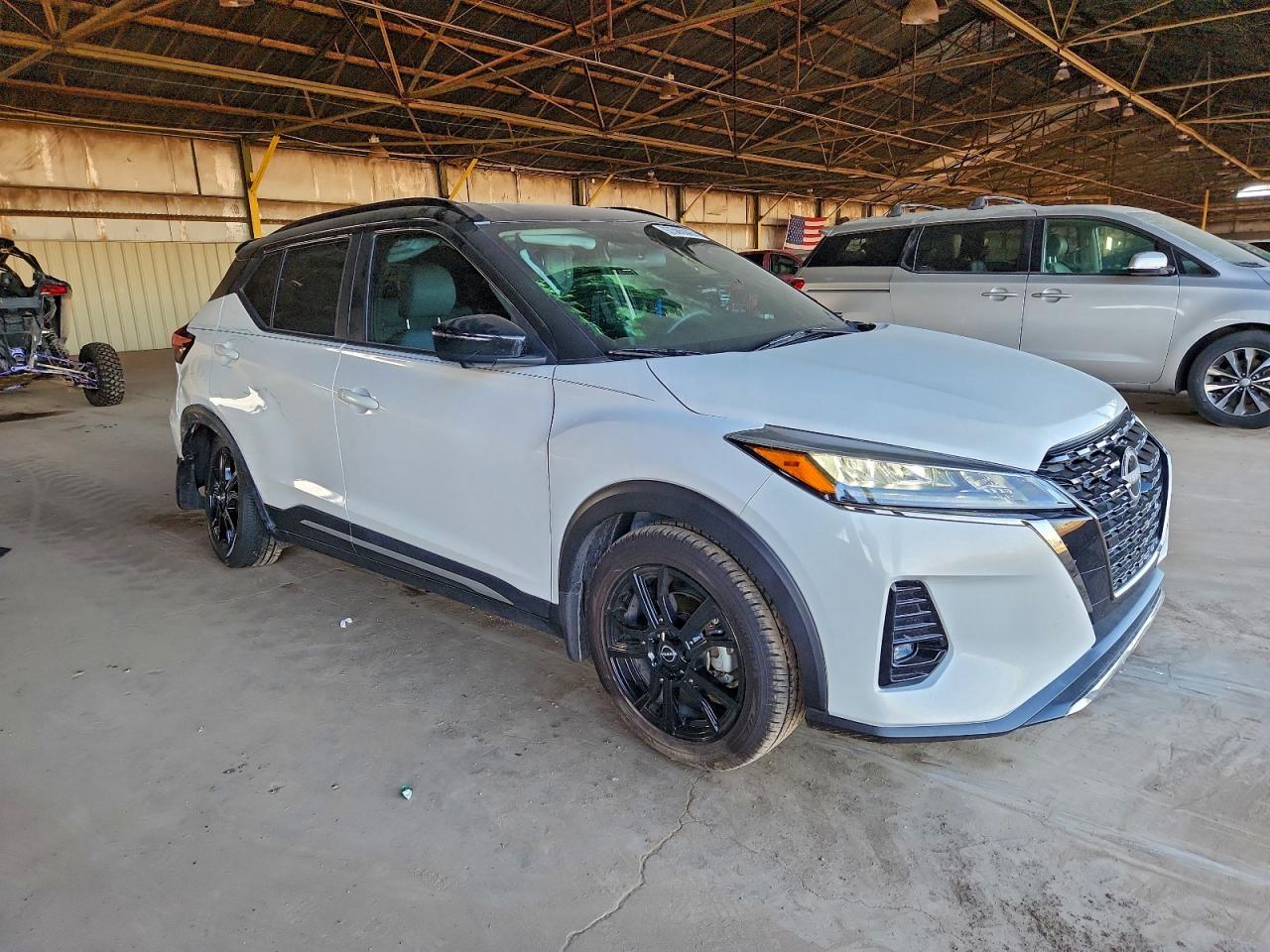 2022 NISSAN KICKS SR photo 4