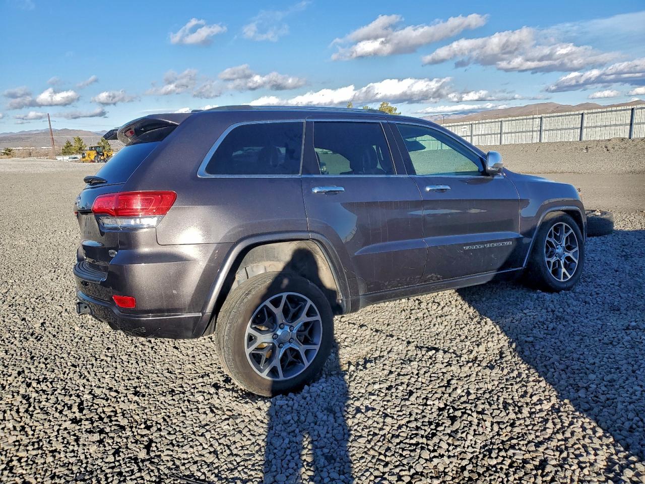 2019 JEEP GRAND CHEROKEE OVERLAND photo 3