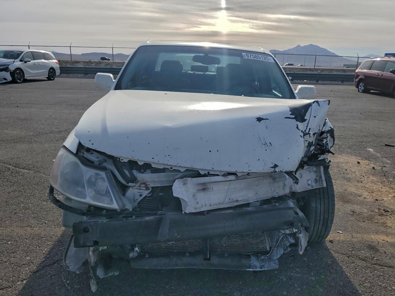 2004 TOYOTA AVALON XL photo 5