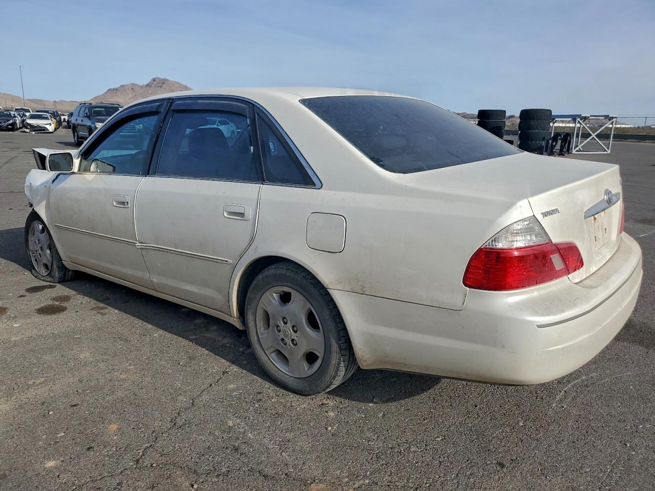 2004 TOYOTA AVALON XL photo 2