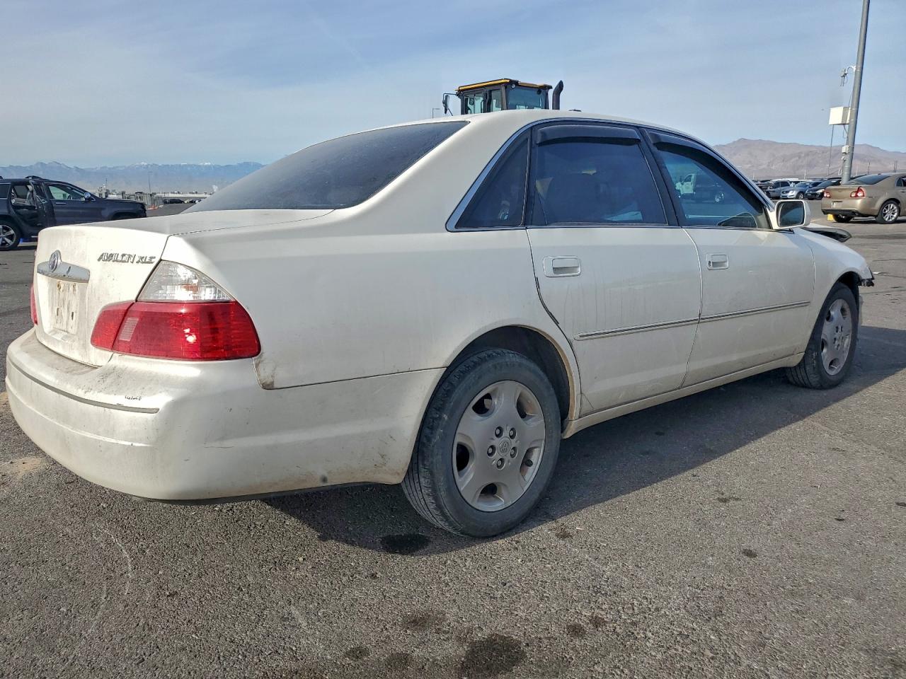 2004 TOYOTA AVALON XL photo 3