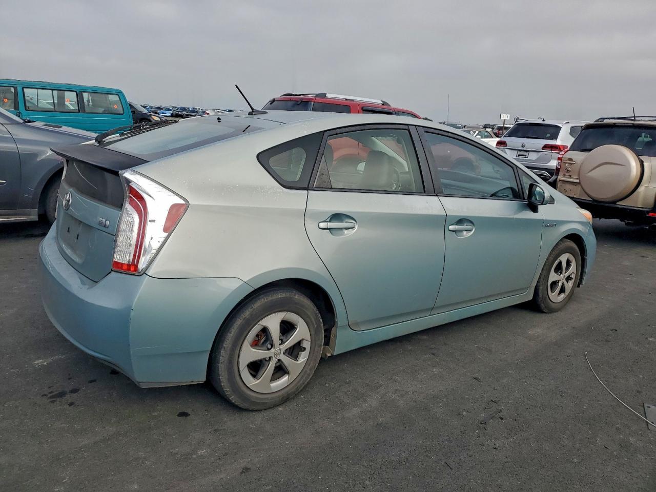 2013 TOYOTA PRIUS photo 3