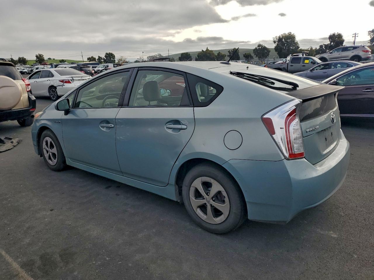 2013 TOYOTA PRIUS photo 2