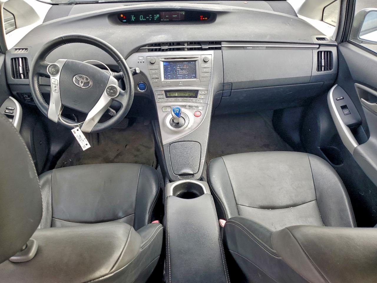 2013 TOYOTA PRIUS photo 8