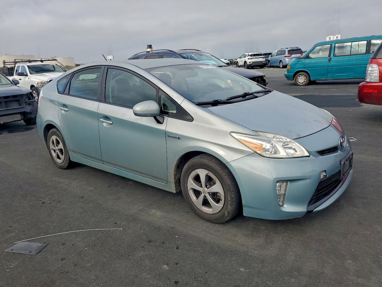 2013 TOYOTA PRIUS photo 4