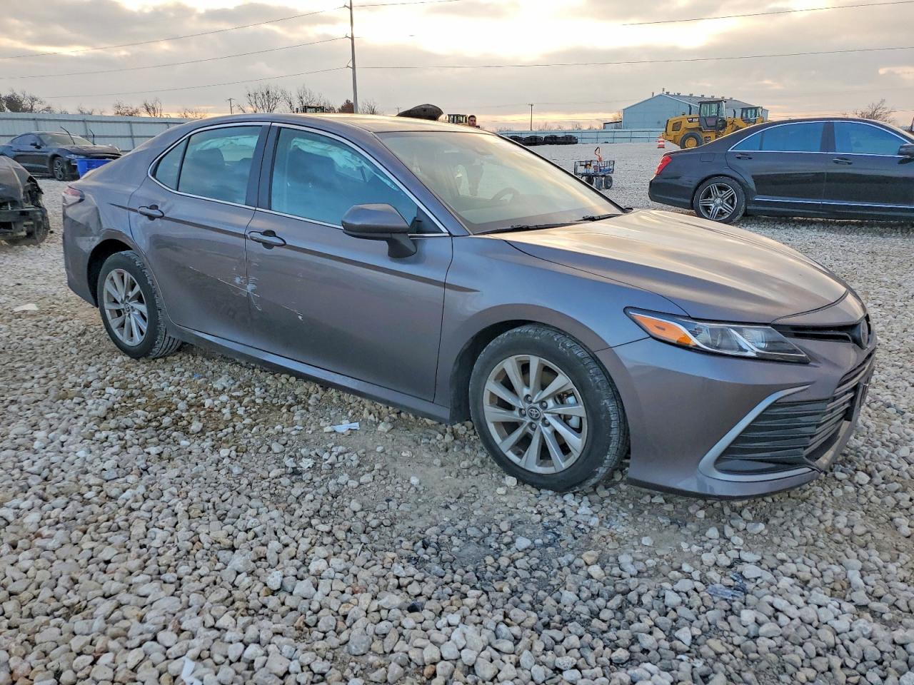 2024 TOYOTA CAMRY LE photo 4