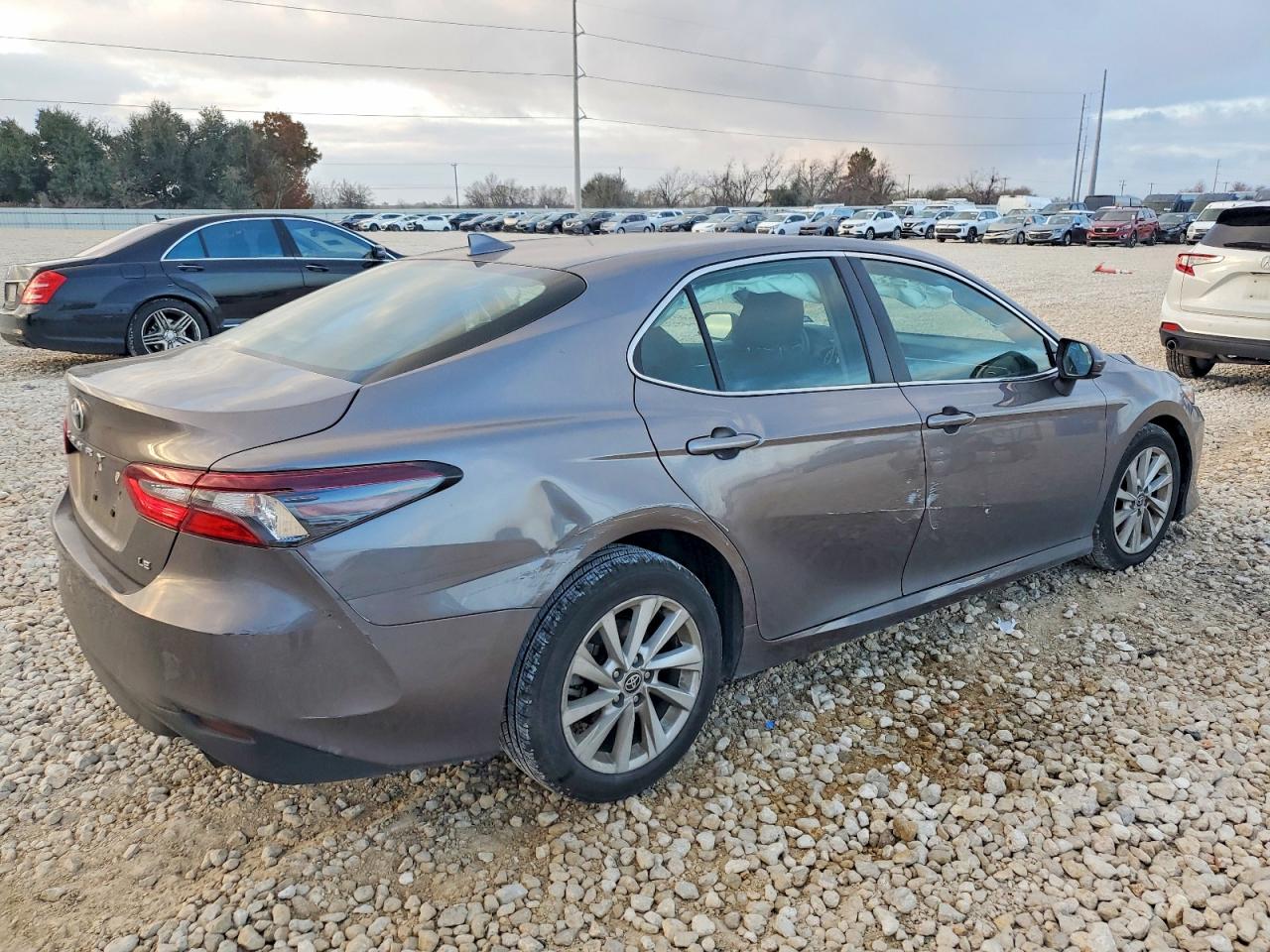 2024 TOYOTA CAMRY LE photo 3