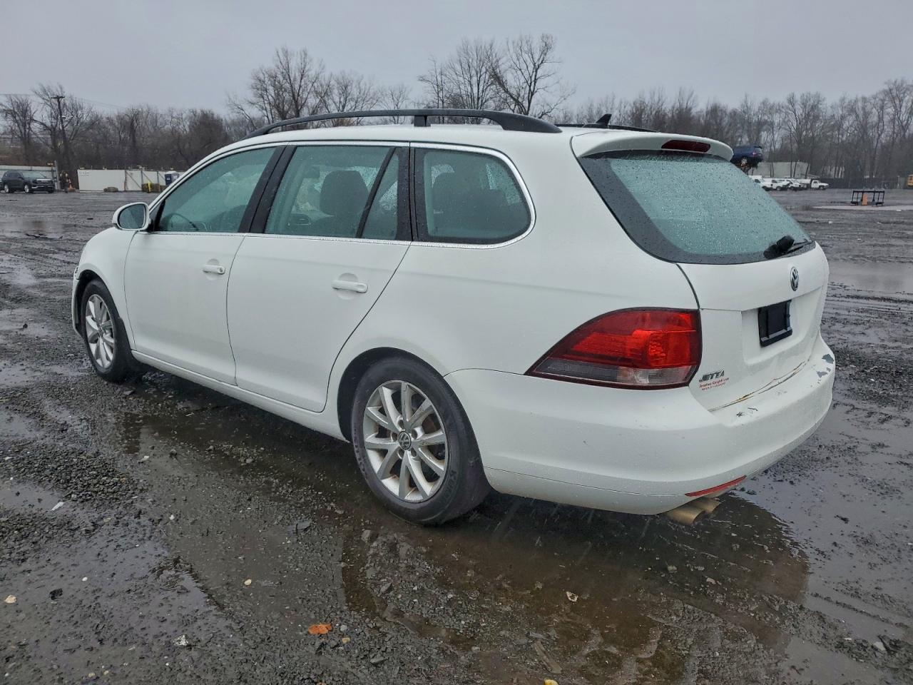 2014 VOLKSWAGEN JETTA S photo 2