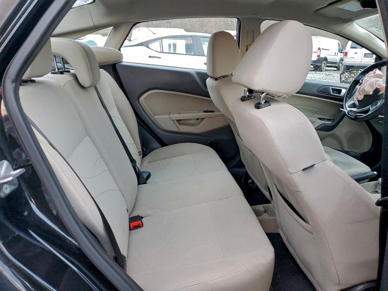 2015 FORD FIESTA SE photo 10
