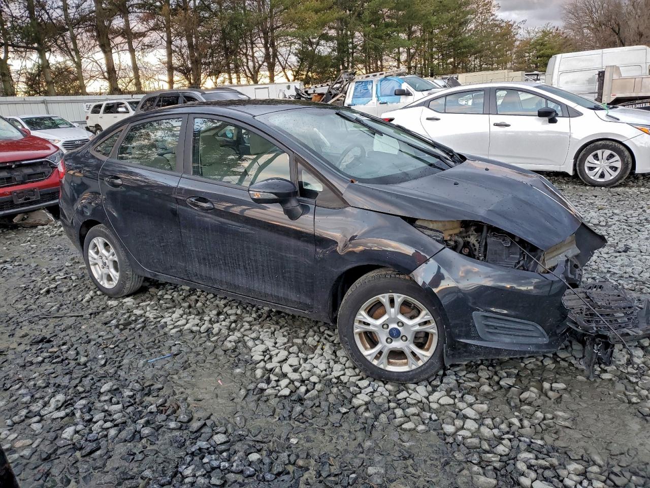 2015 FORD FIESTA SE photo 4