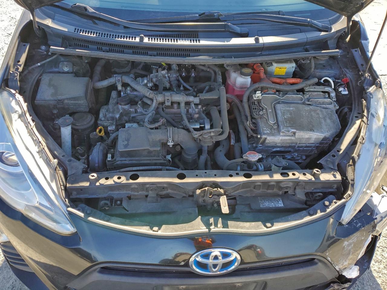 2016 TOYOTA PRIUS C photo 11