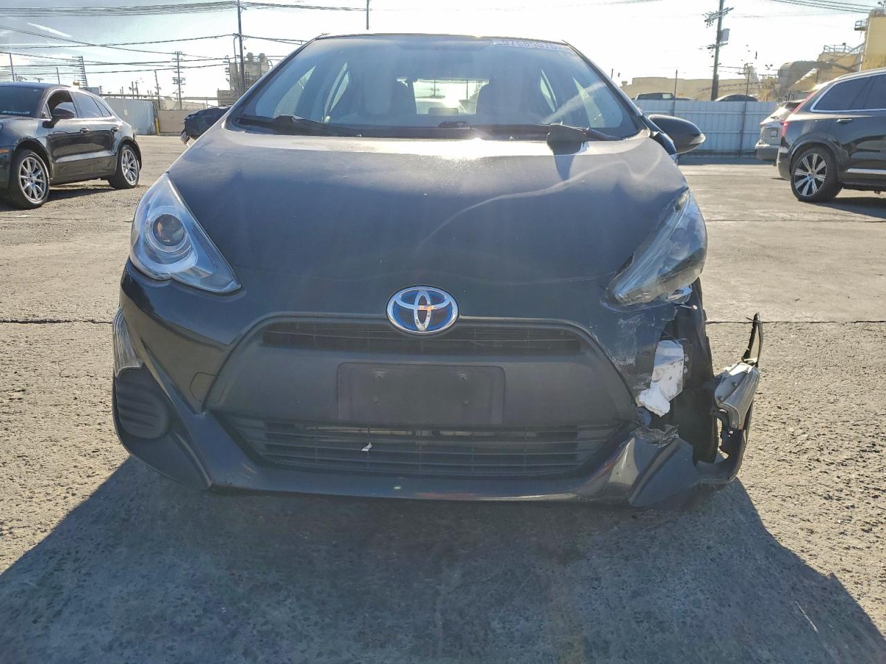 2016 TOYOTA PRIUS C photo 5