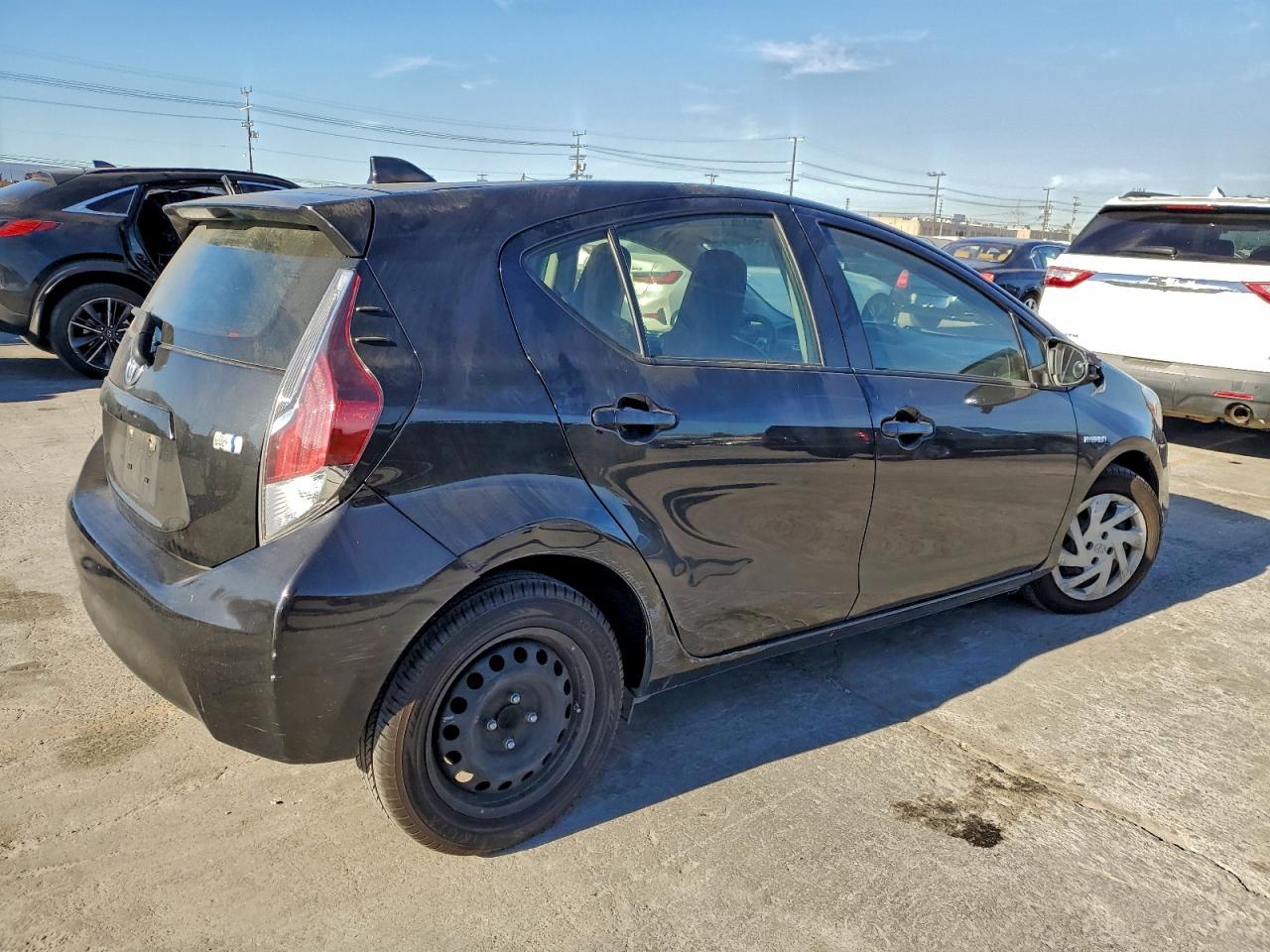 2016 TOYOTA PRIUS C photo 3