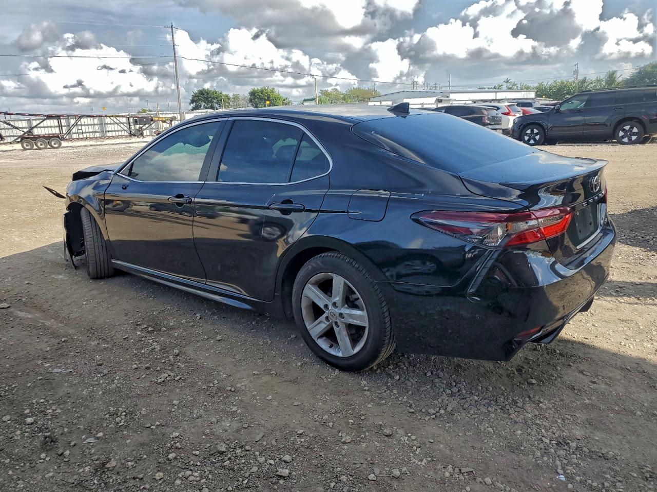 2024 TOYOTA CAMRY SE photo 2