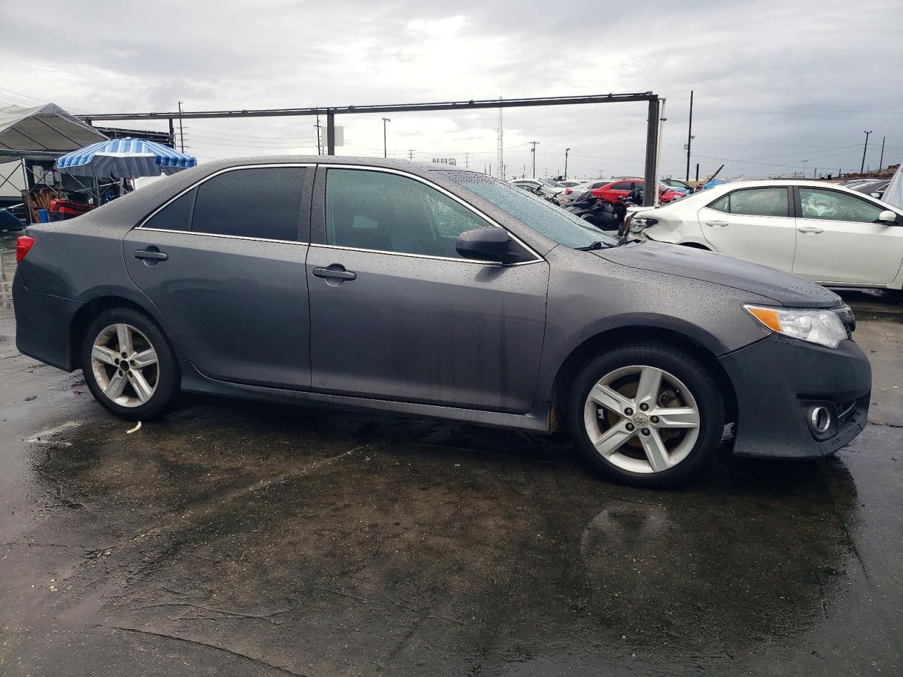 2013 TOYOTA CAMRY photo 4