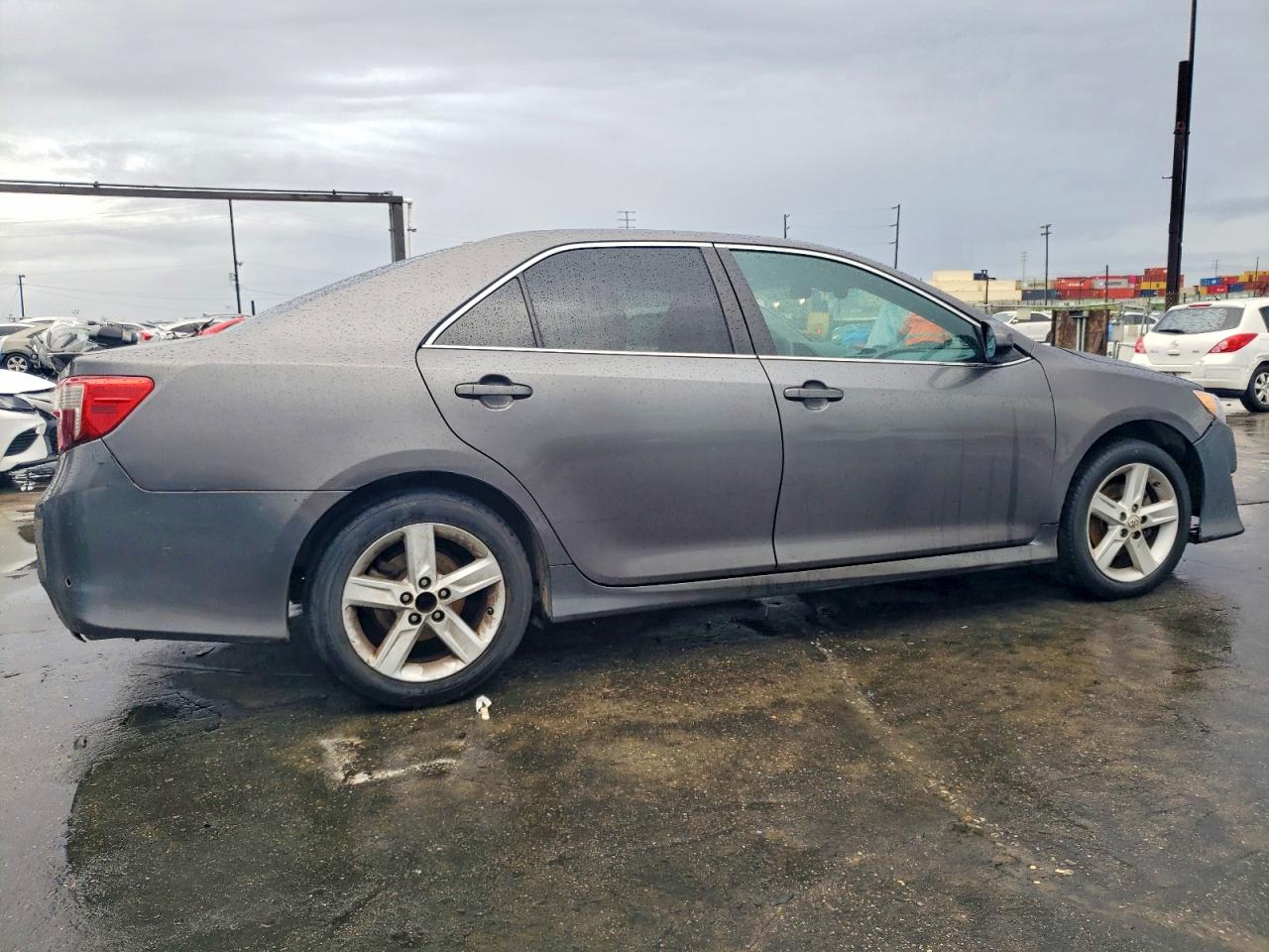 2013 TOYOTA CAMRY photo 3