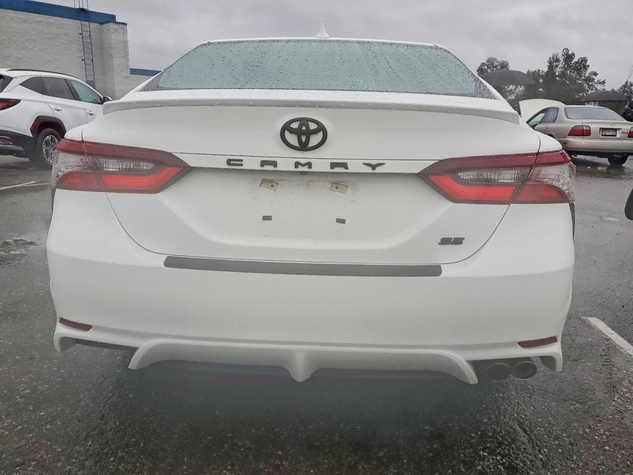 2021 TOYOTA CAMRY SE photo 6