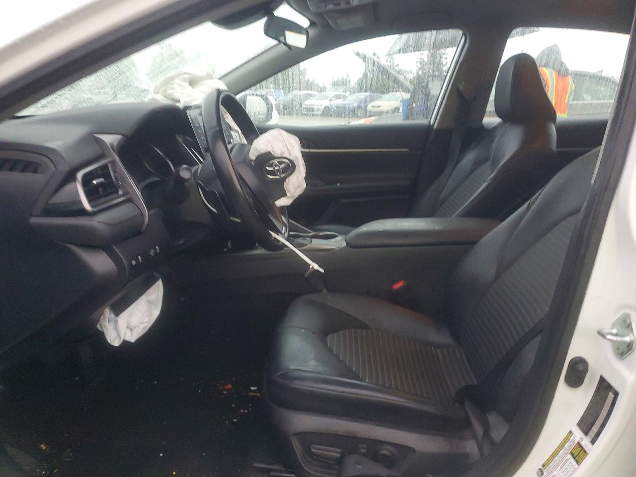 2021 TOYOTA CAMRY SE photo 7