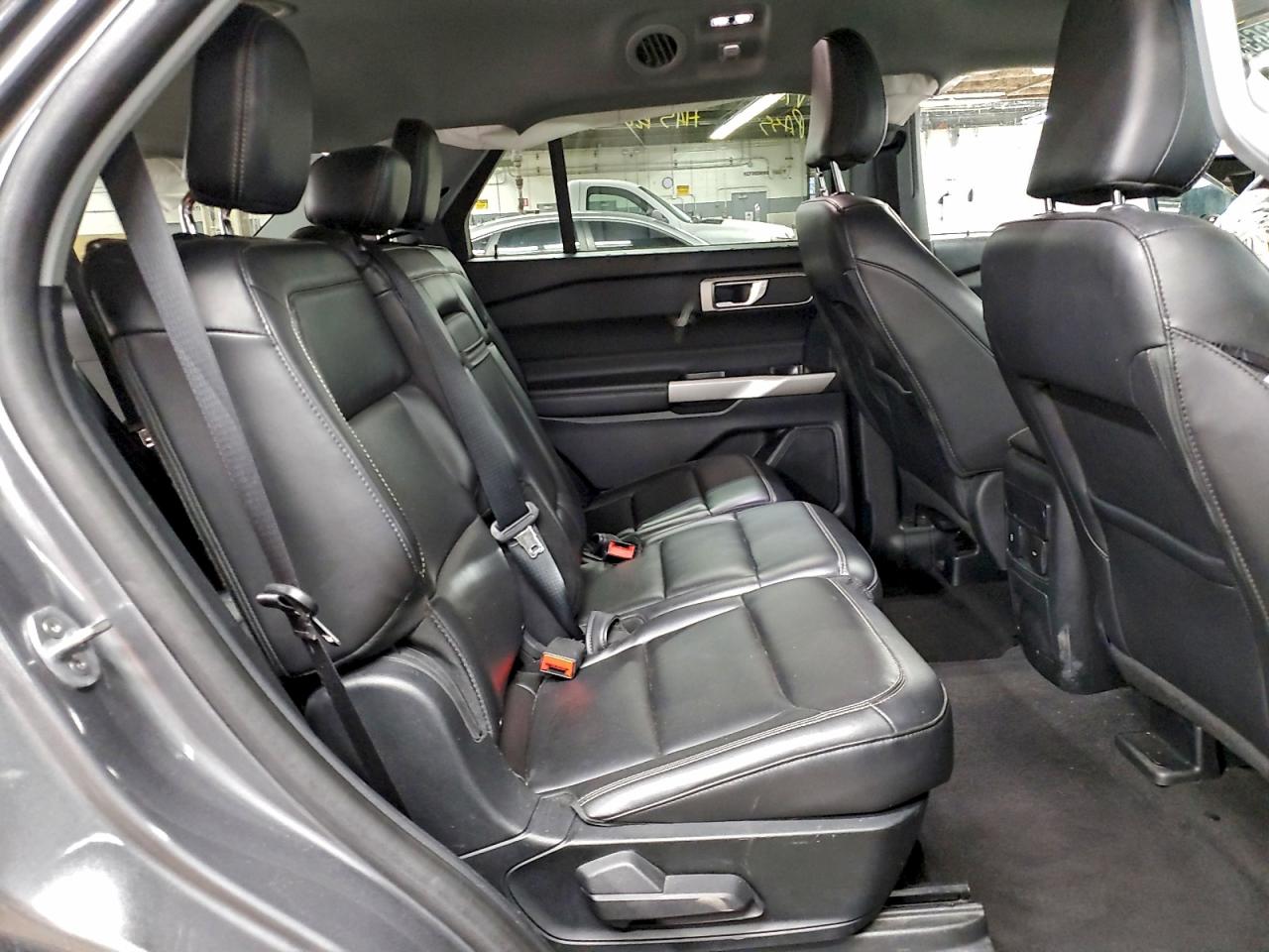 2023 FORD EXPLORER XLT photo 21