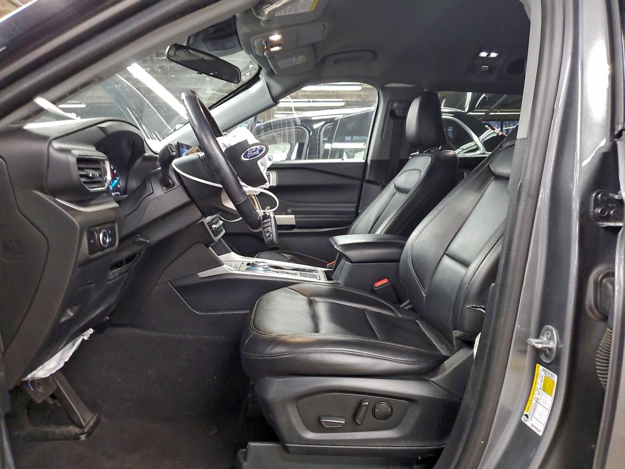 2023 FORD EXPLORER XLT photo 13
