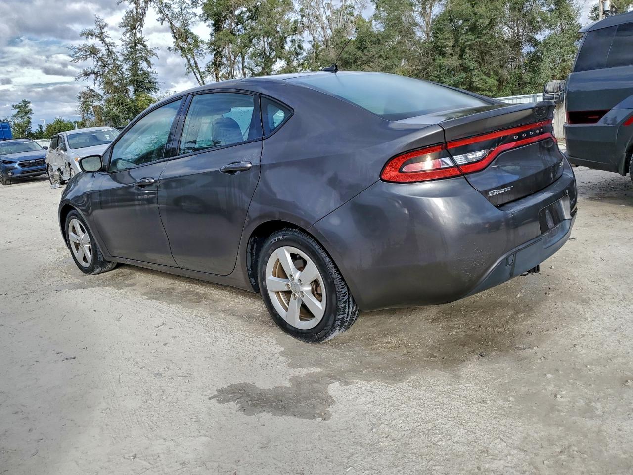 2015 DODGE DART SXT photo 2