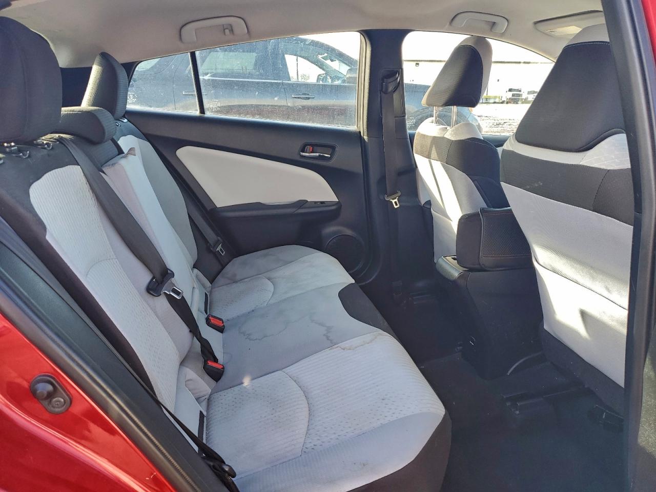 2018 TOYOTA PRIUS photo 10