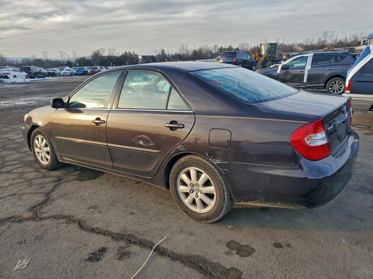 2002 TOYOTA CAMRY LE photo 4
