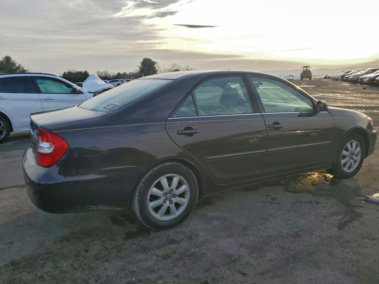 2002 TOYOTA CAMRY LE photo 7