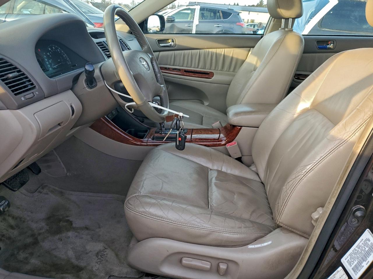 2002 TOYOTA CAMRY LE photo 19