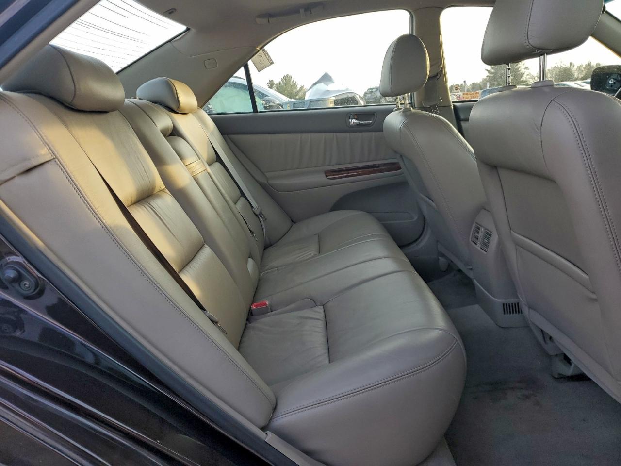 2002 TOYOTA CAMRY LE photo 28