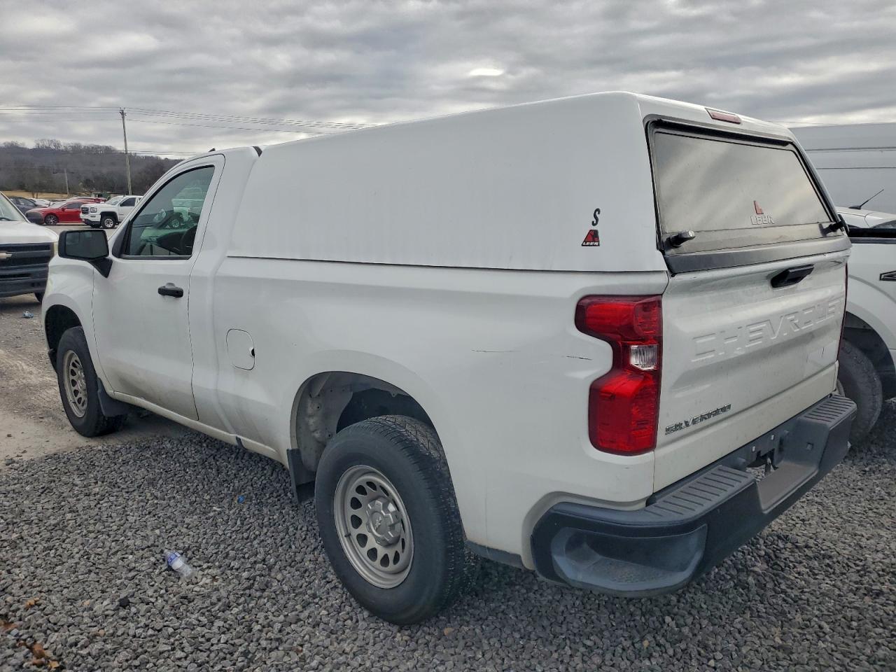 2023 CHEVROLET SILVERADO C1500 photo 2