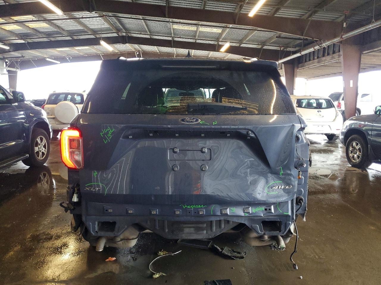 2021 FORD EXPLORER XLT photo 6