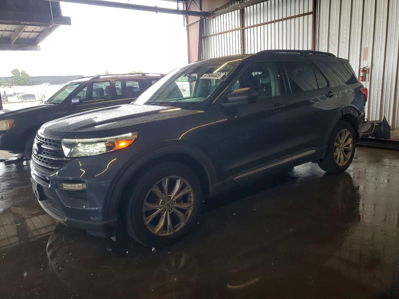 2021 FORD EXPLORER XLT — REAR END damage — photo 1