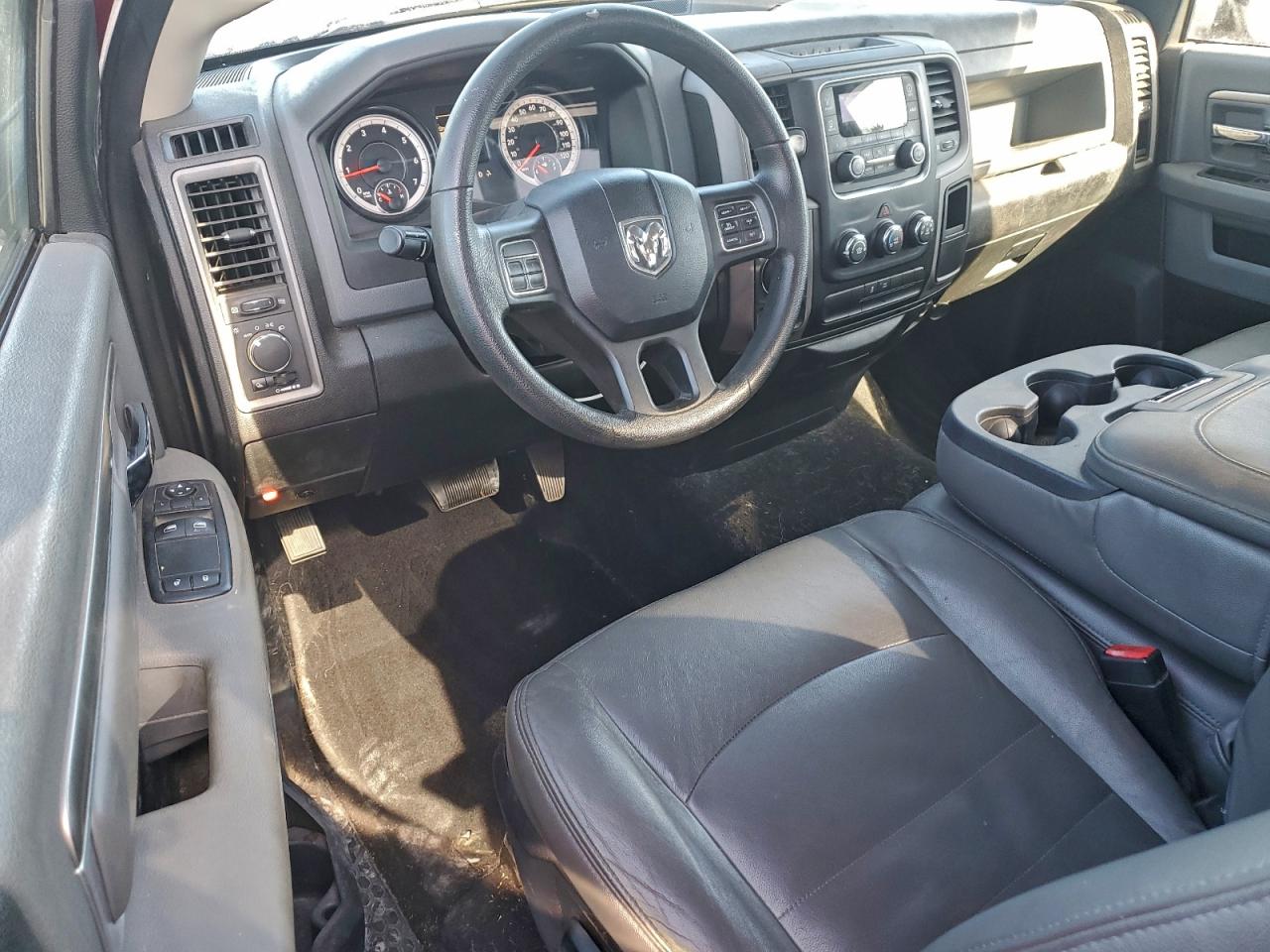 2014 RAM 1500 ST photo 8
