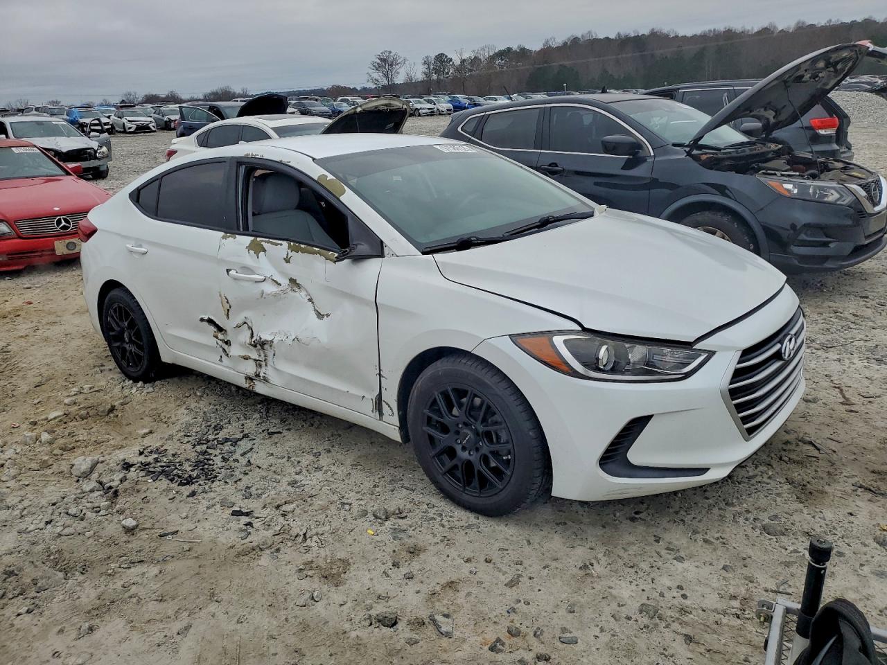 2017 HYUNDAI ELANTRA SE photo 4