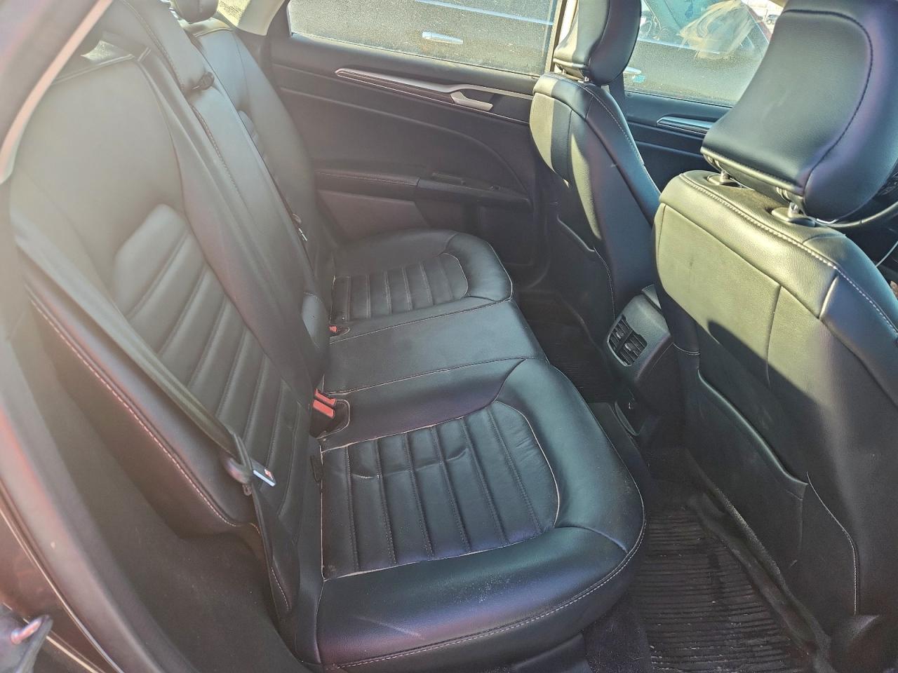 2017 FORD FUSION SE photo 19