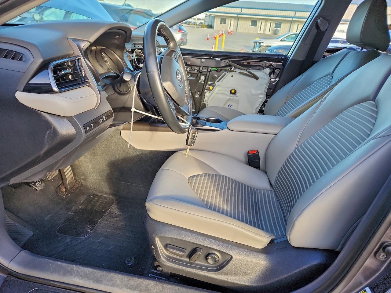 2023 TOYOTA CAMRY SE NIGHT SHADE photo 13