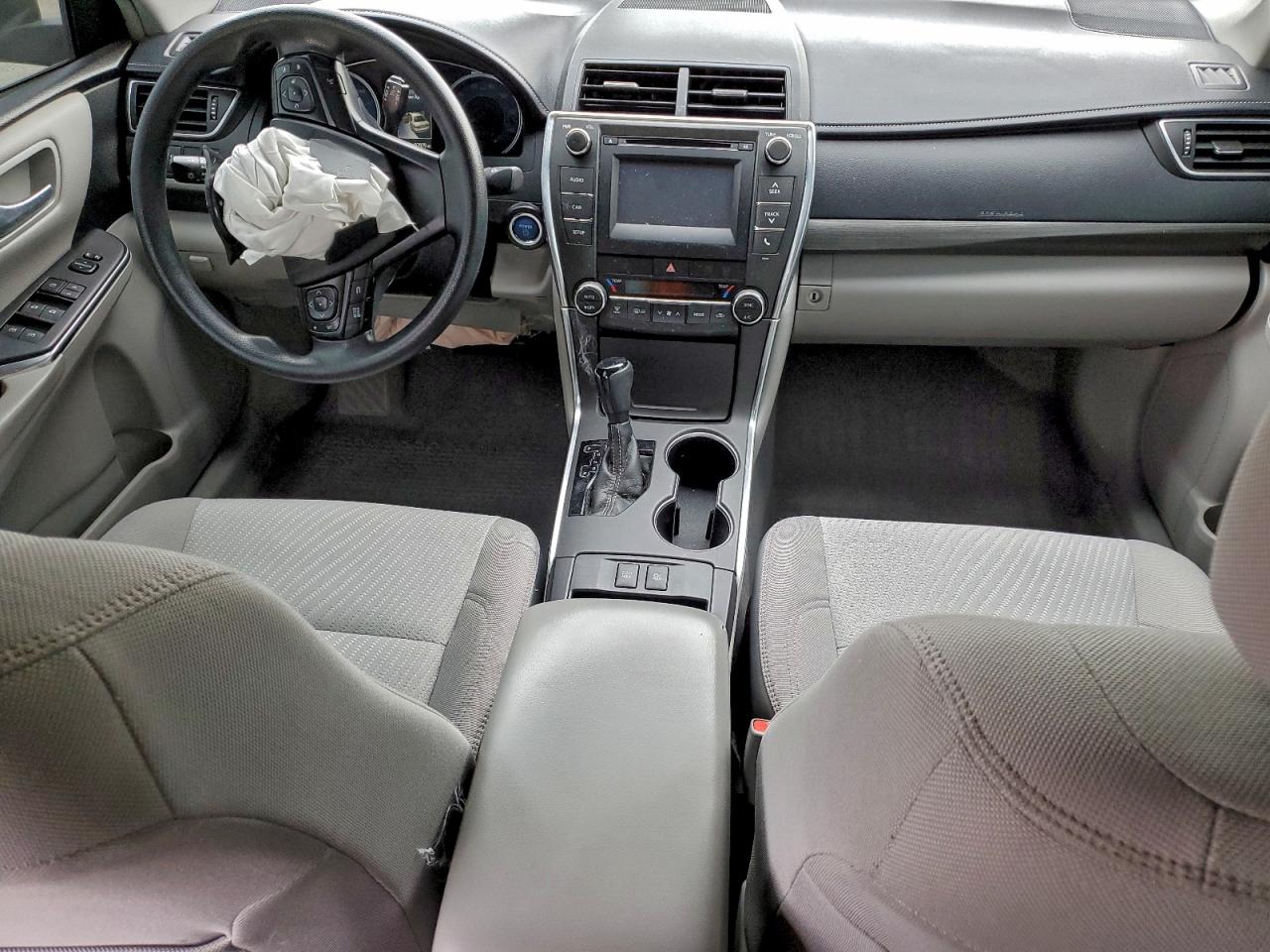 2017 TOYOTA CAMRY HYBRID photo 8