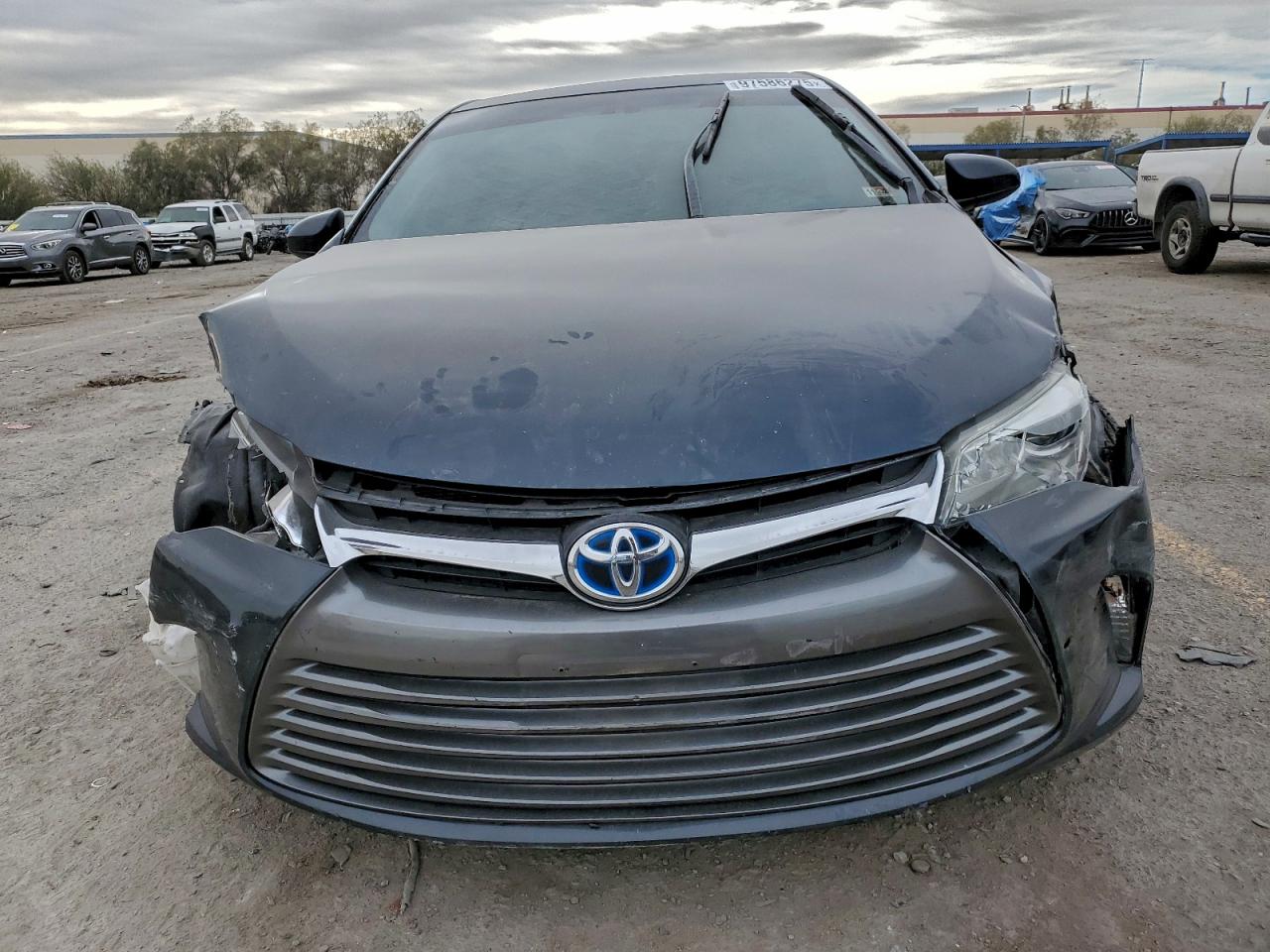 2017 TOYOTA CAMRY HYBRID photo 5